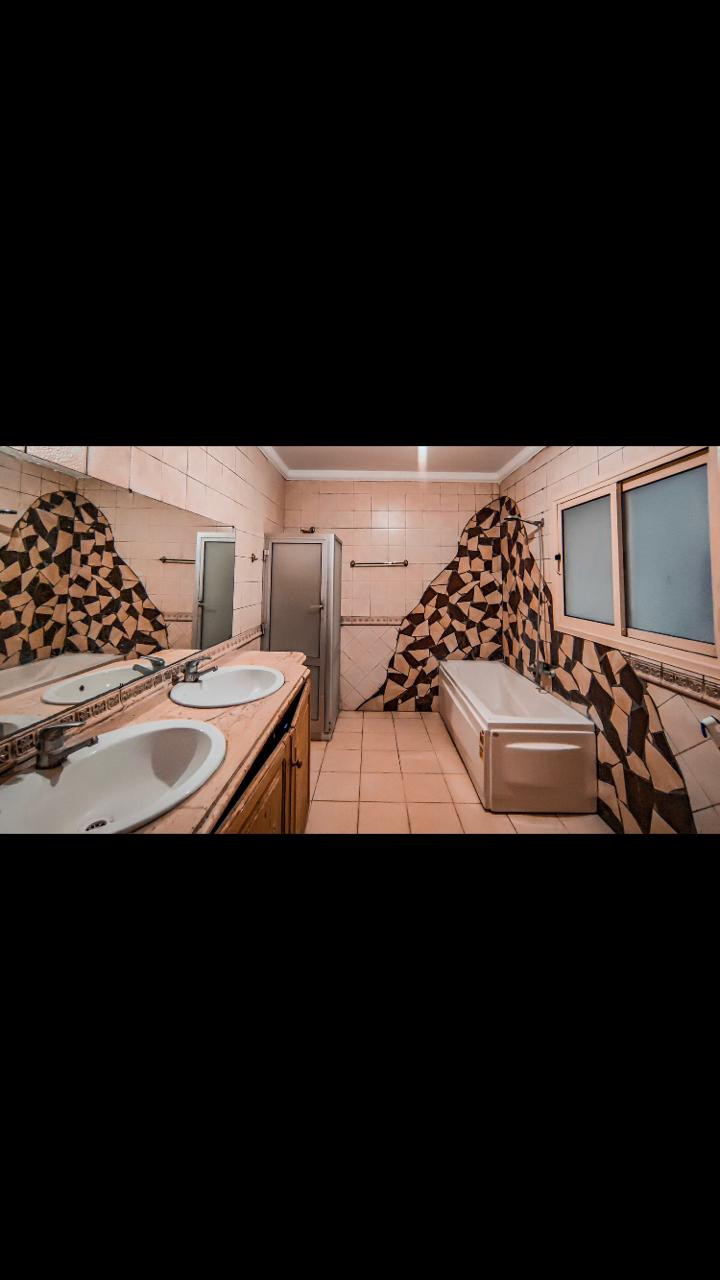 Renzo -   Property 1102