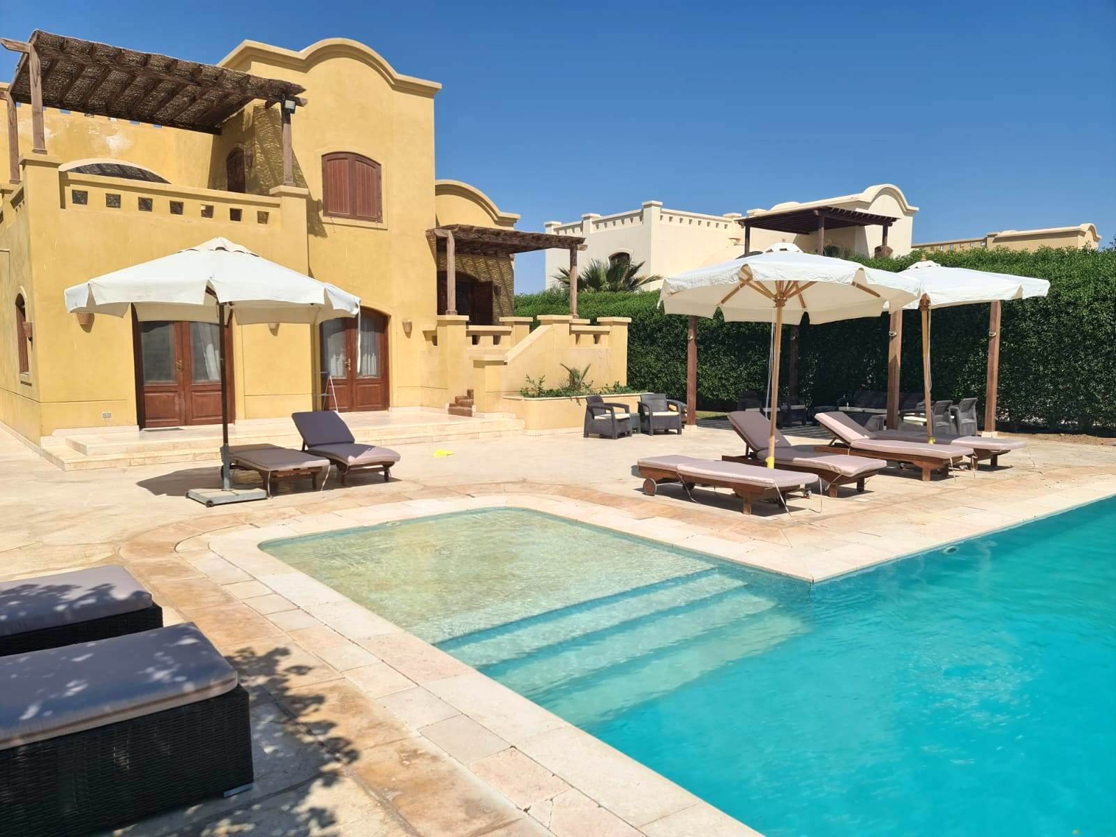 Renzo -   Property 1172