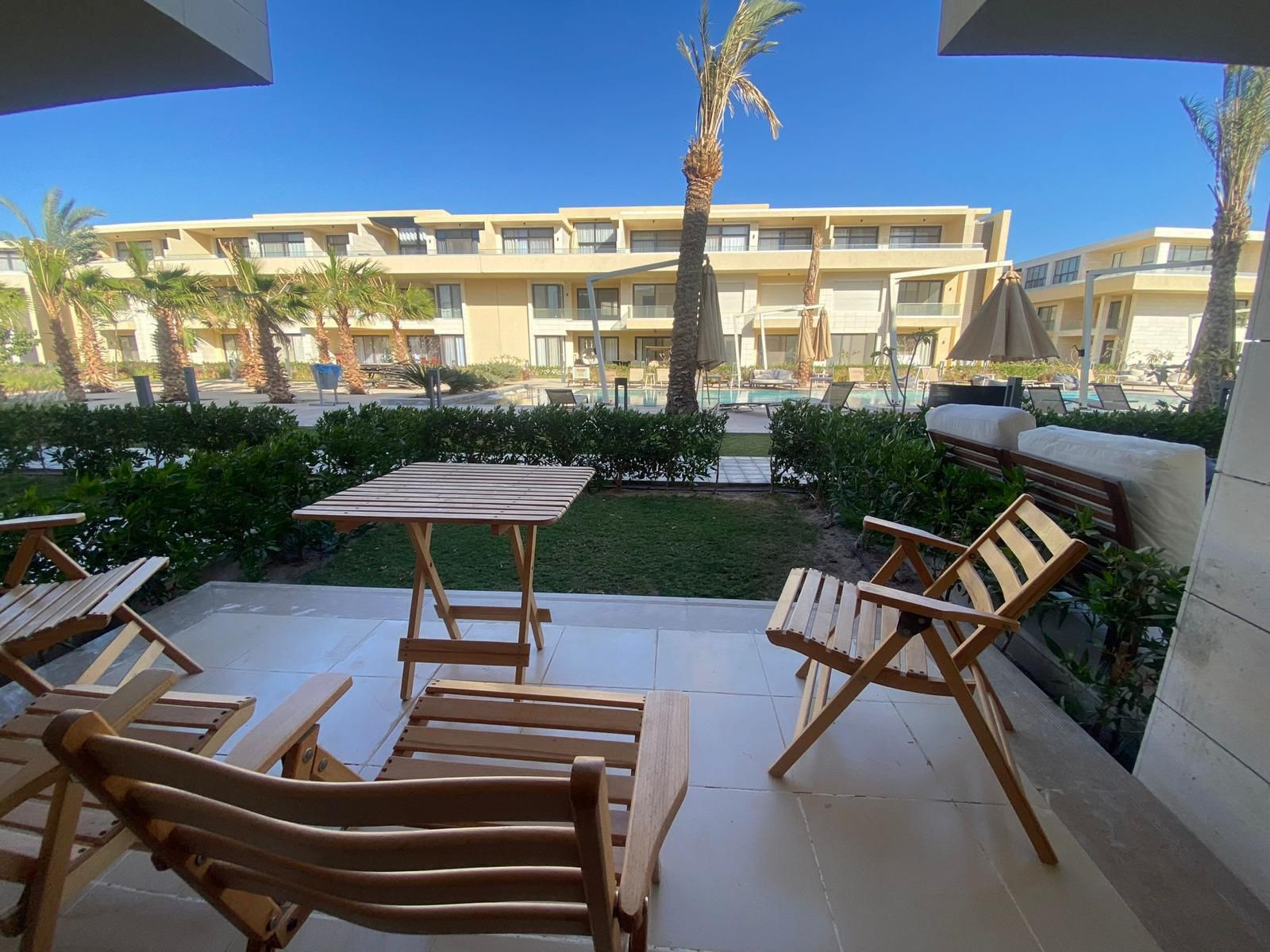 Renzo -   ground floor studio at G cribs for rent