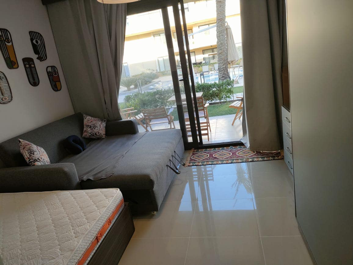 Renzo -   ground floor studio at G cribs for rent