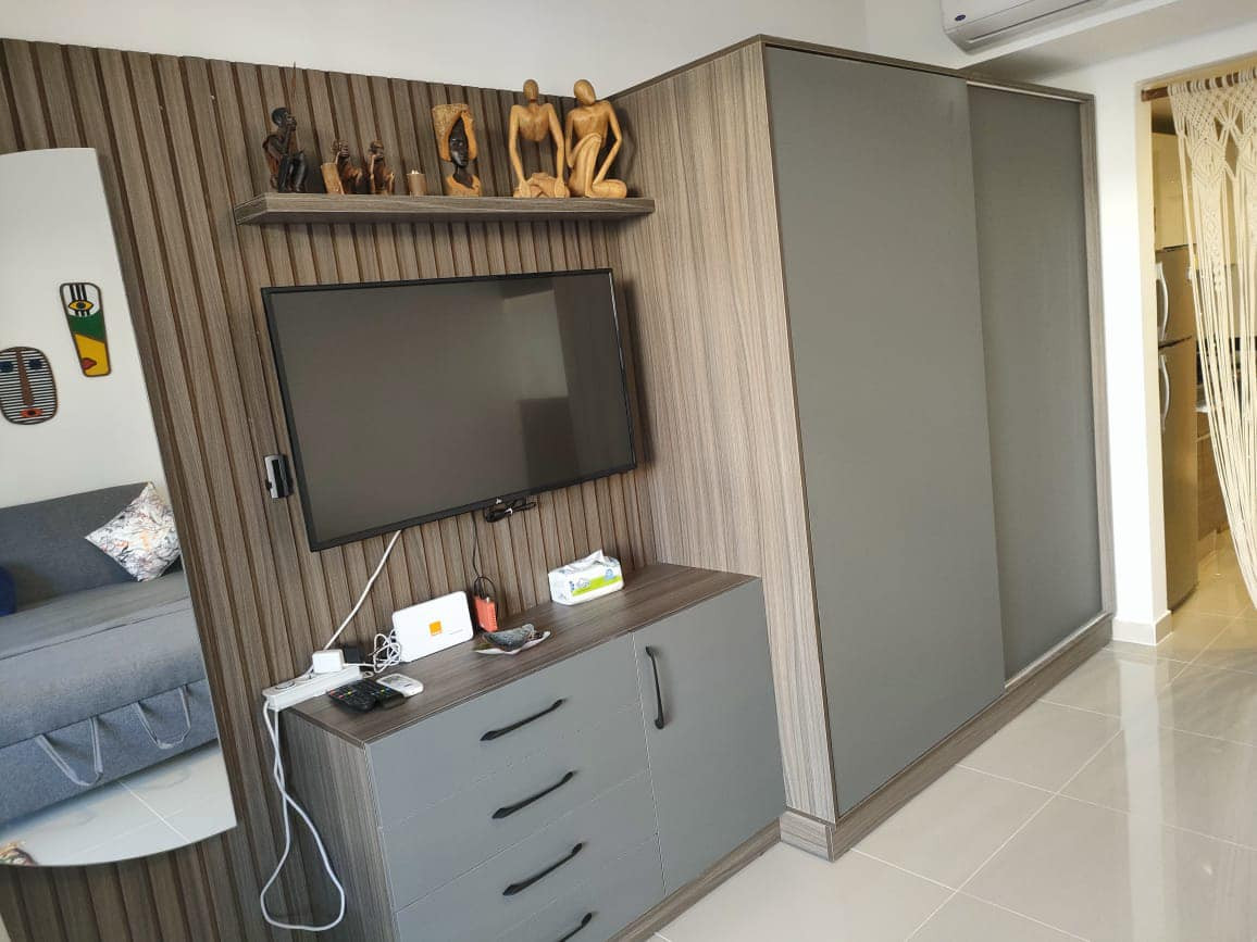 Renzo -   ground floor studio at G cribs for rent