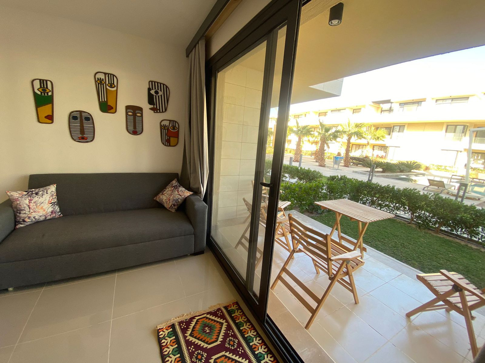 Renzo -   ground floor studio at G cribs for rent