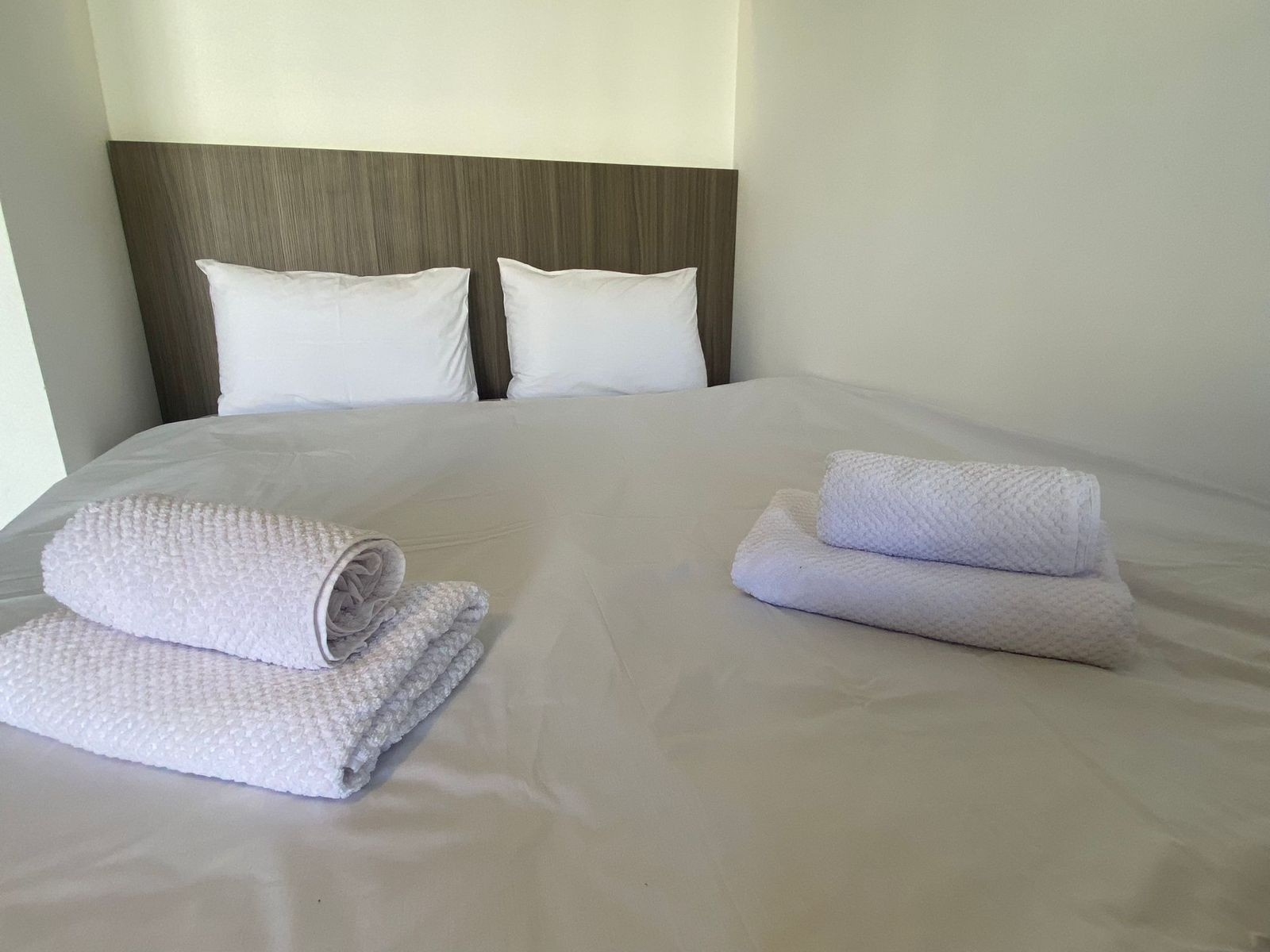 Renzo -   ground floor studio at G cribs for rent