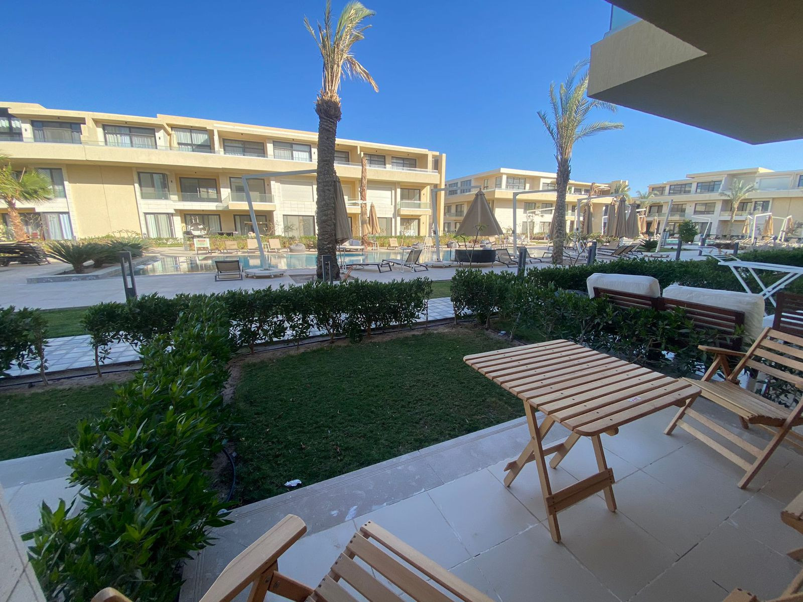 Renzo -   ground floor studio at G cribs for rent