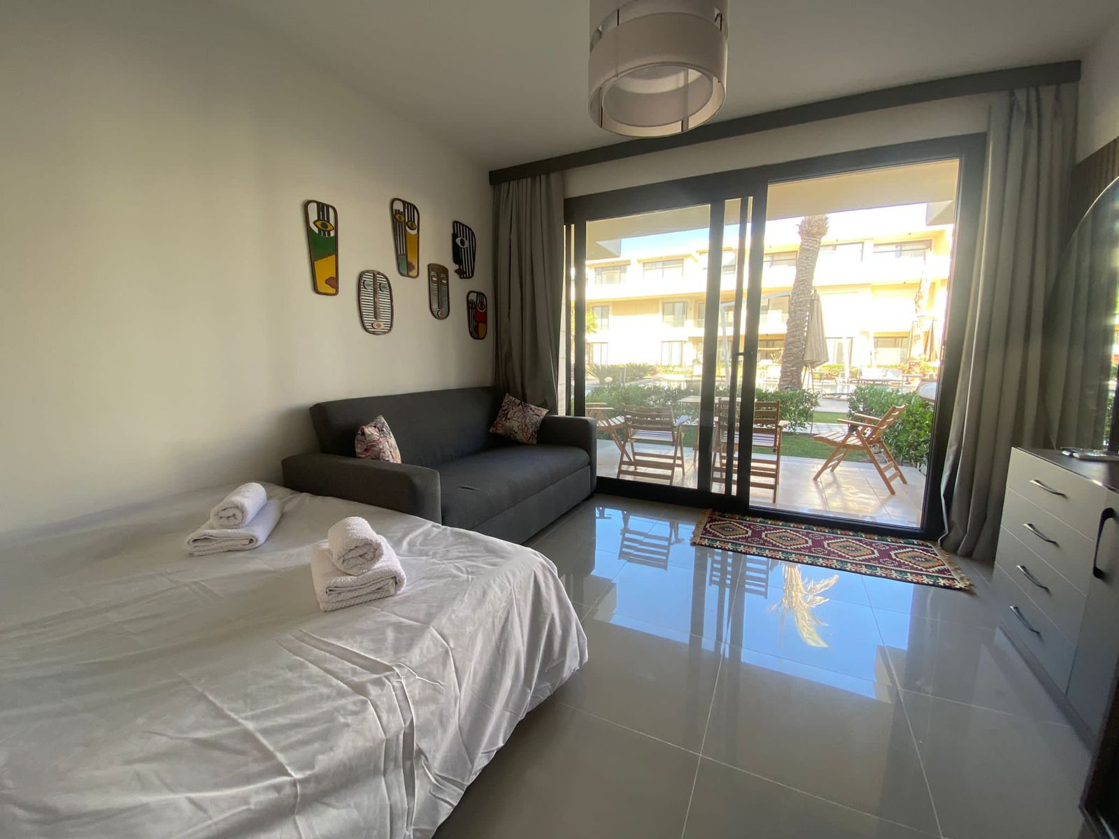 Renzo -   ground floor studio at G cribs for rent