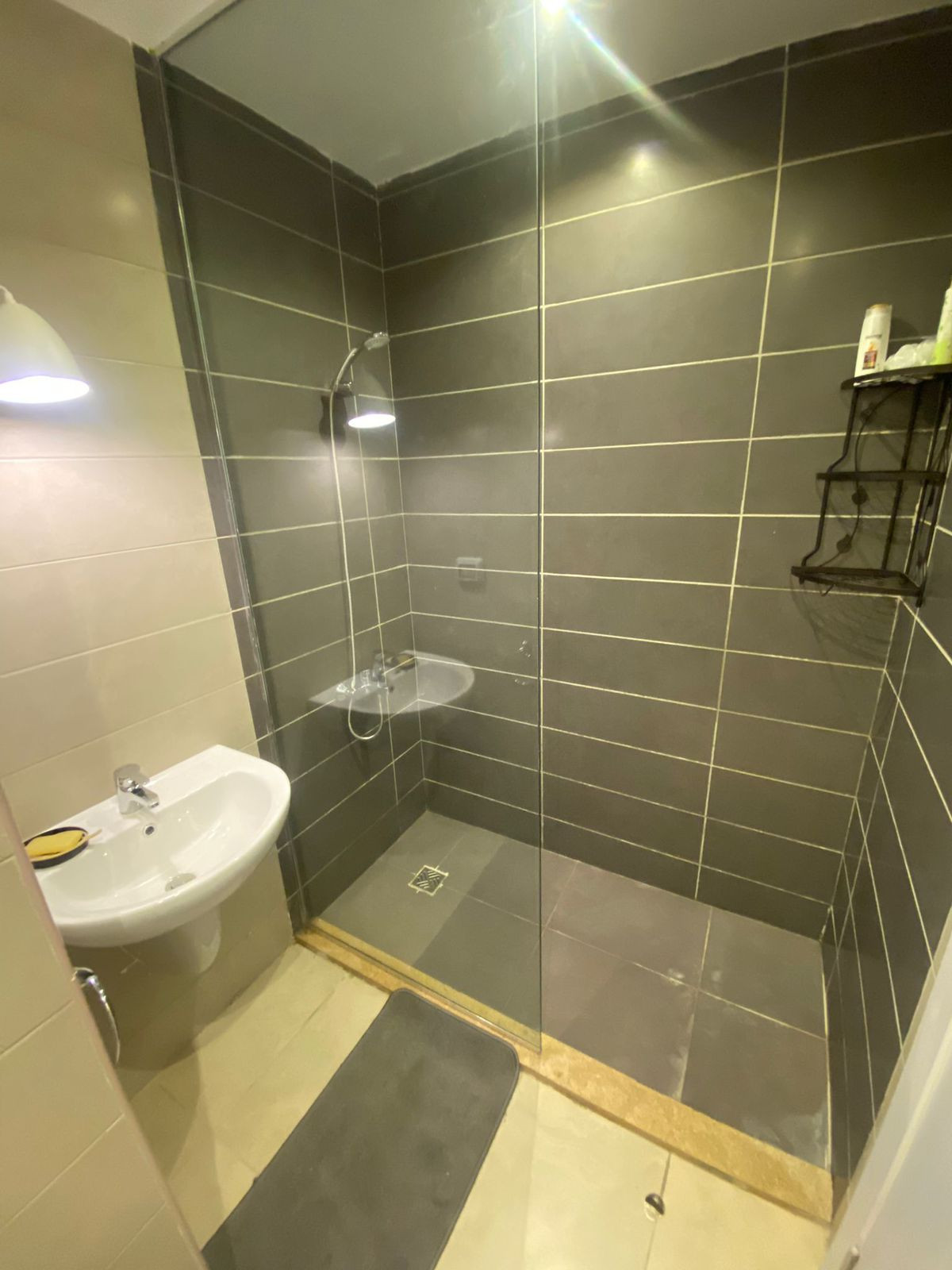 Renzo -   ground floor studio at G cribs for rent