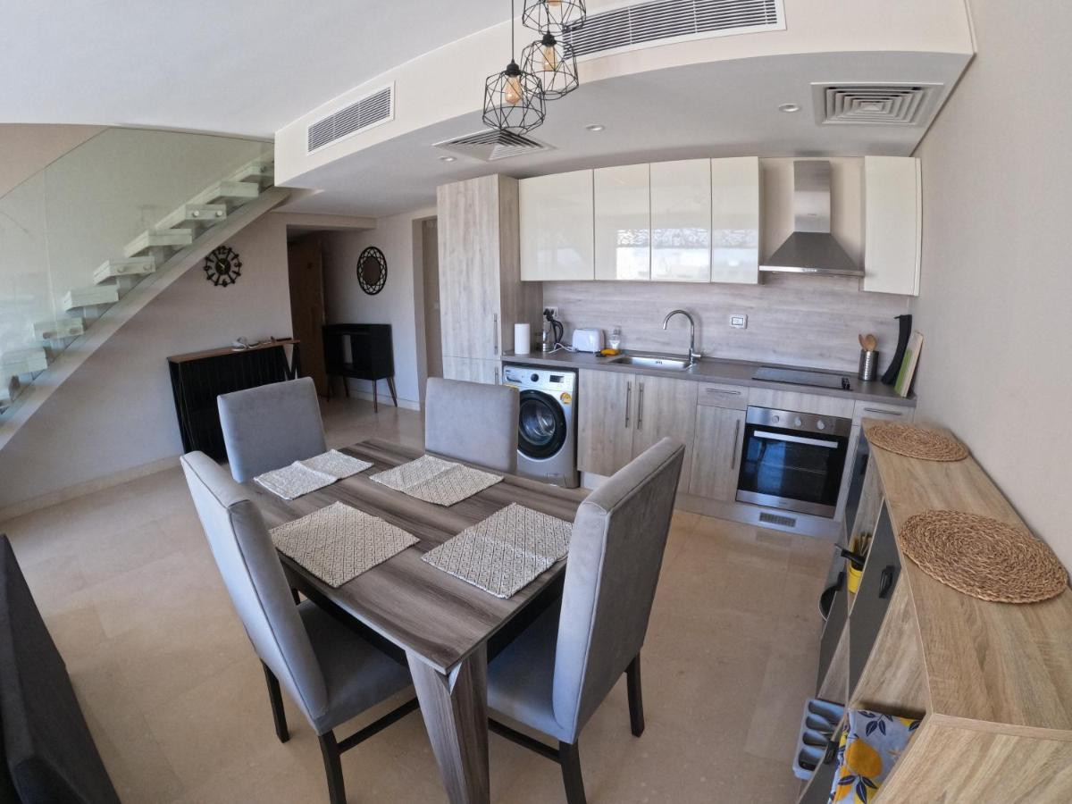 Renzo -   Property 1196