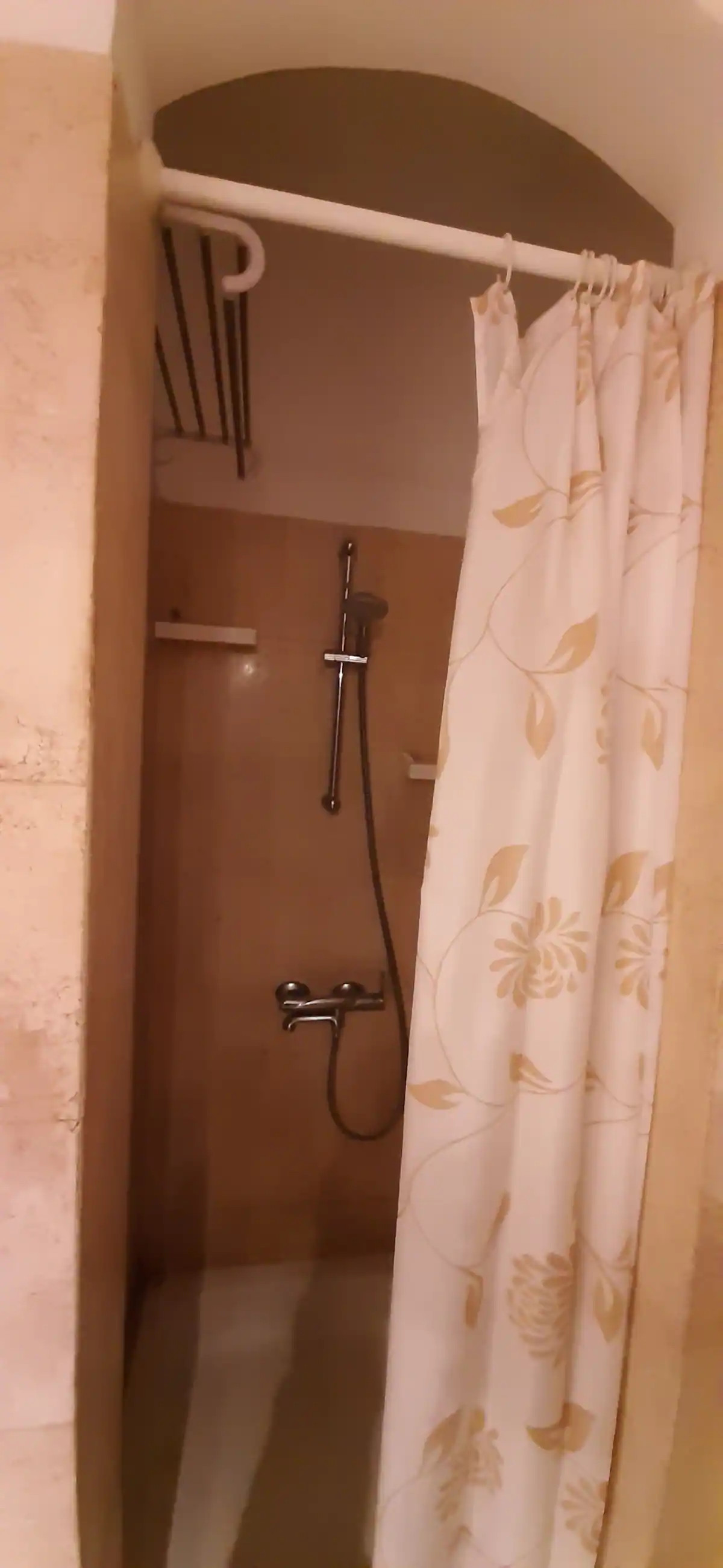 Renzo -   Property 1201