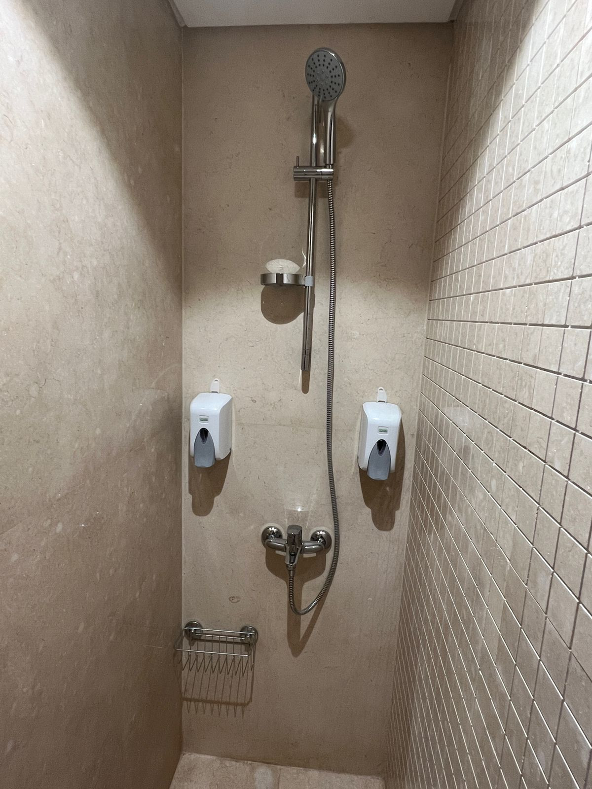 Renzo -   شاليه للايجار في منجروفي/الجونه