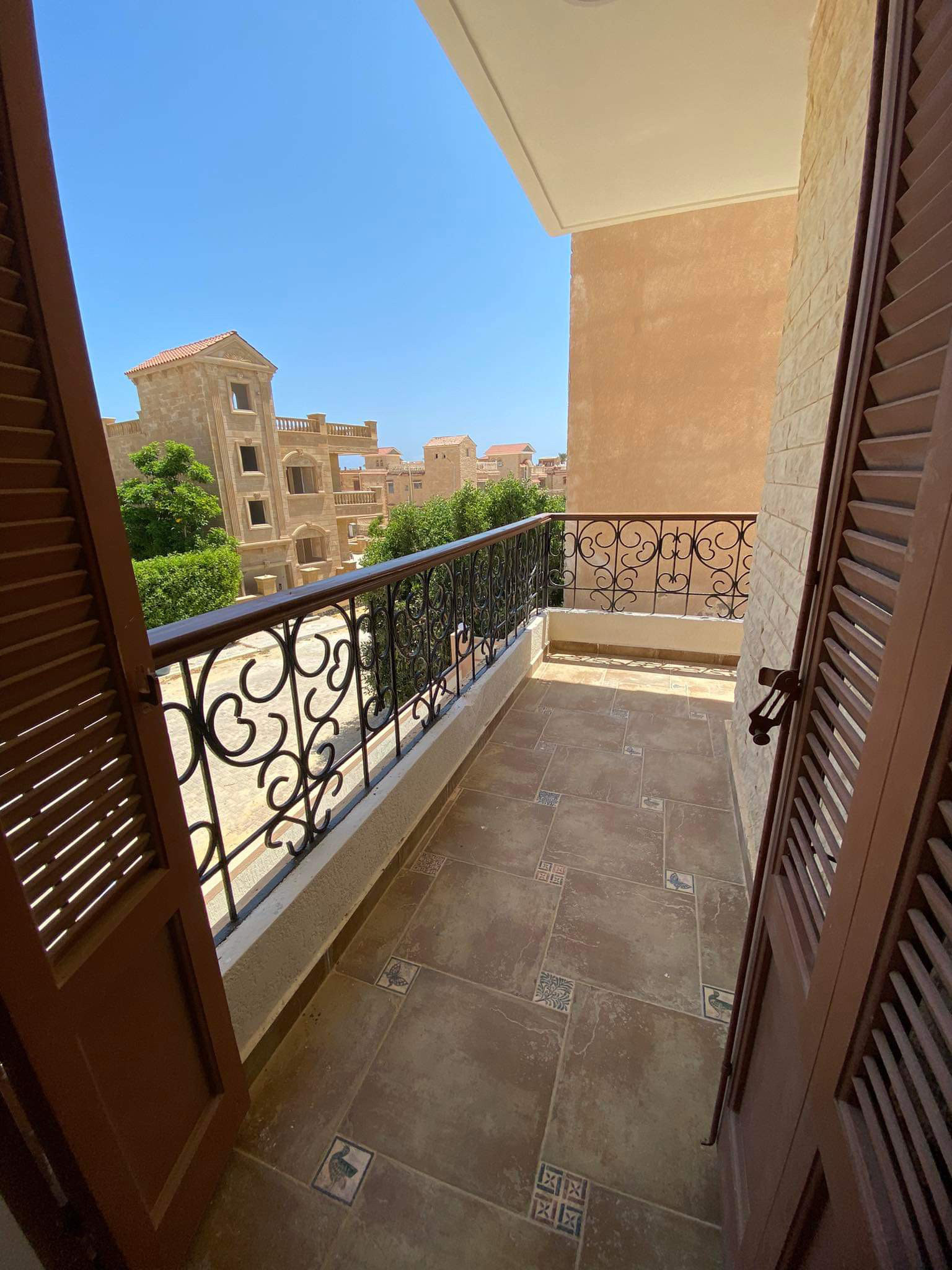 Renzo -   Property 1052