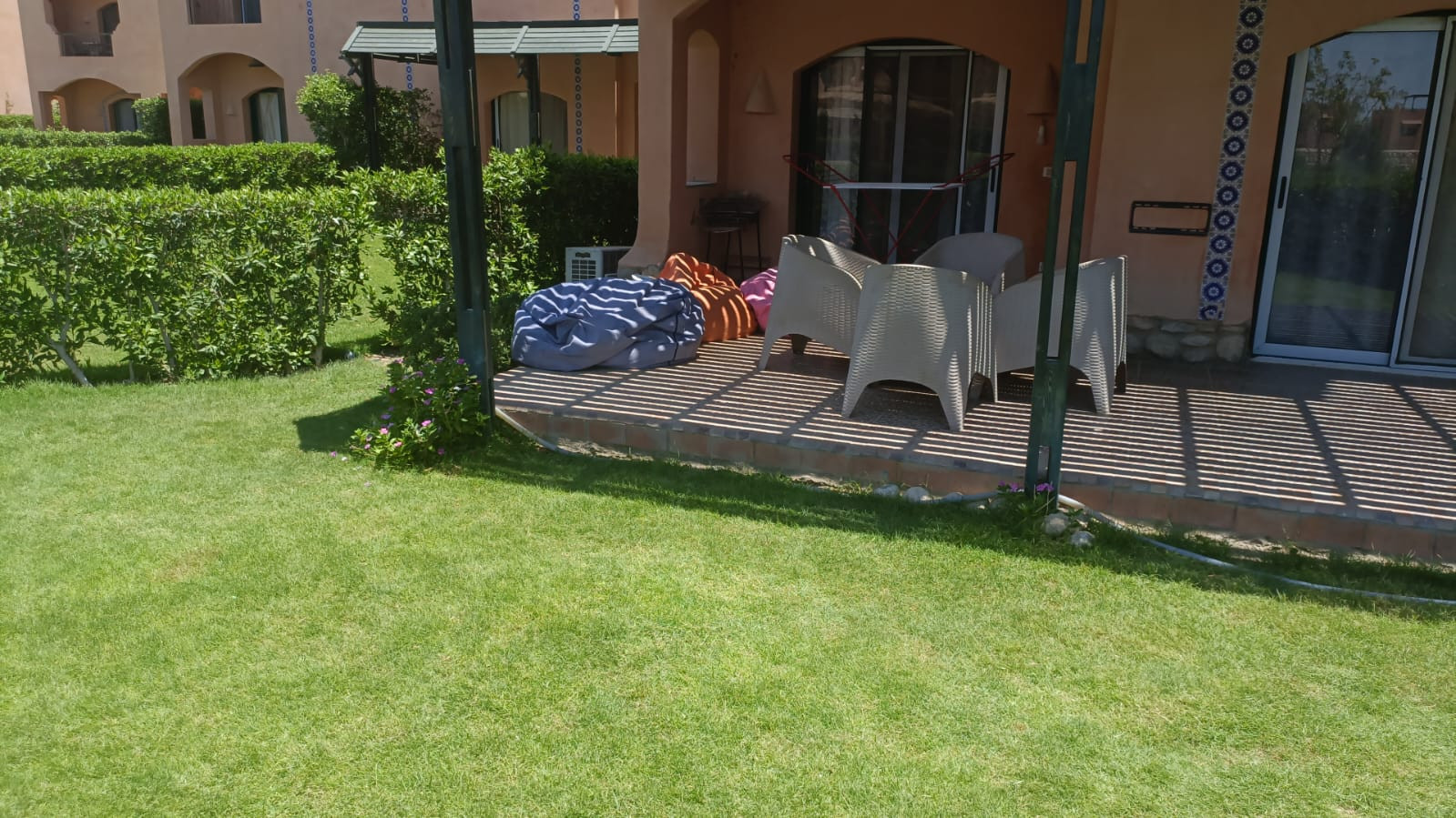 Renzo -   شاليه غرفتين دور ارضي مع حديقة خاصة يطل على حمام السباحة