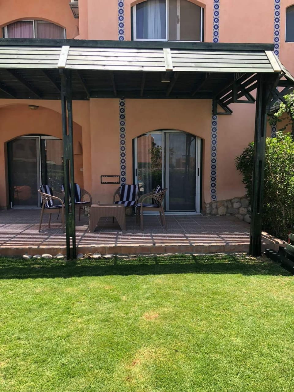 Renzo -   شاليه غرفتين دور ارضي مع حديقة خاصة يطل على حمام السباحة