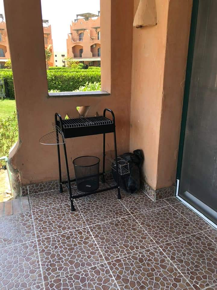 Renzo -   شاليه غرفتين دور ارضي مع حديقة خاصة يطل على حمام السباحة