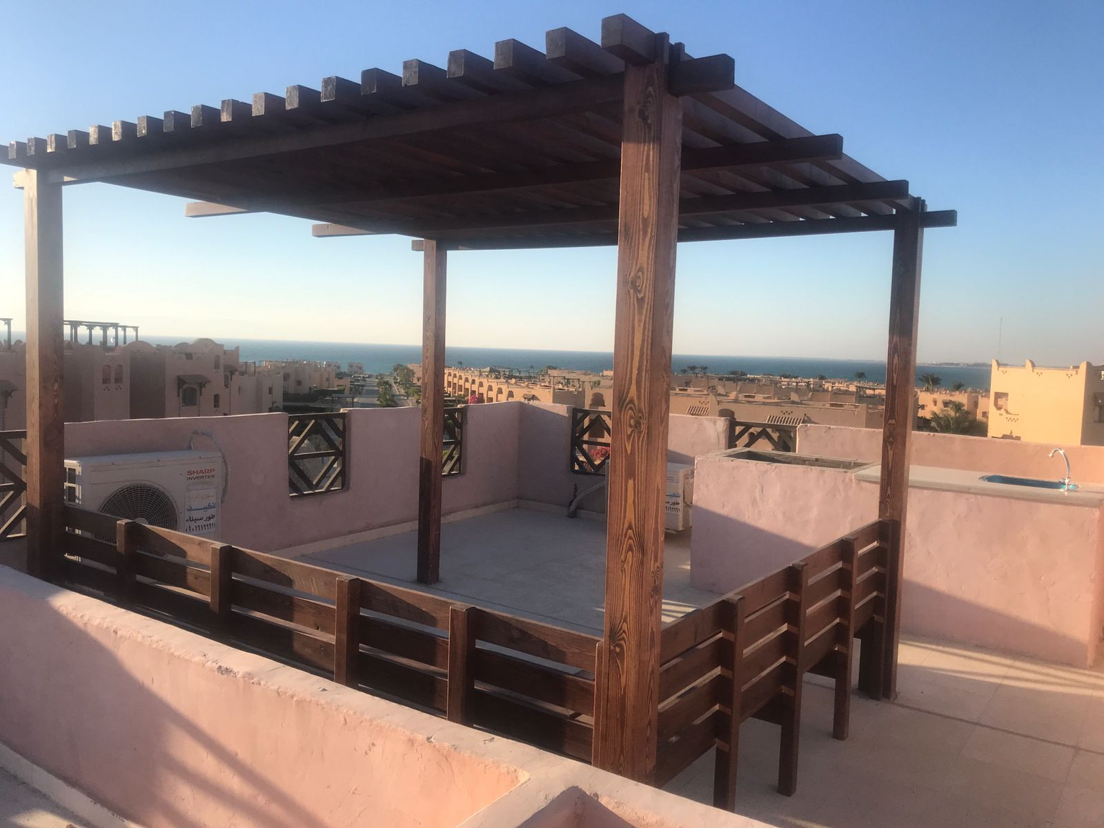 Renzo -   شاليه غرفتين دور ارضي مع حديقة خاصة يطل على حمام السباحة