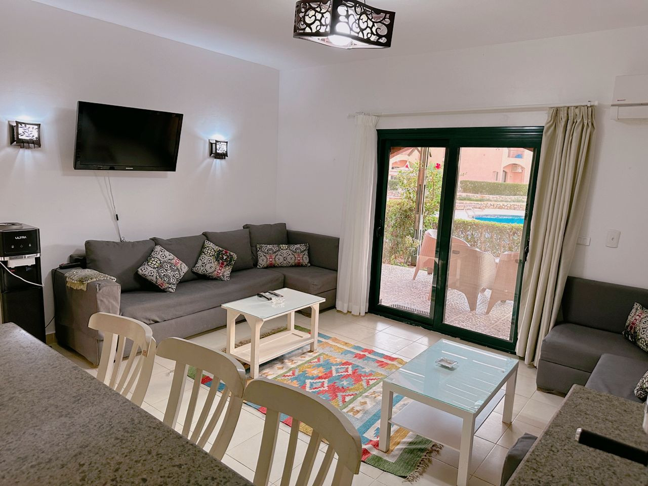 شاليه غرفة دور ارضي على حمام السباحة مباشرة