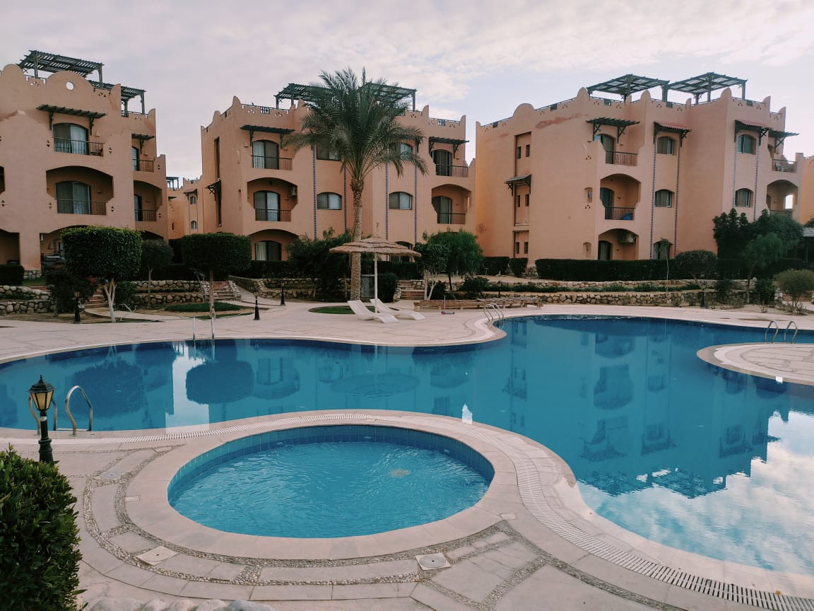 Renzo -   شاليه غرفة دور ارضي على حمام السباحة مباشرة