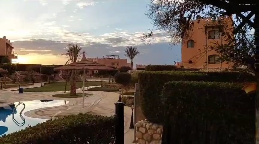 Renzo -   شاليه غرفة دور ارضي على حمام السباحة مباشرة