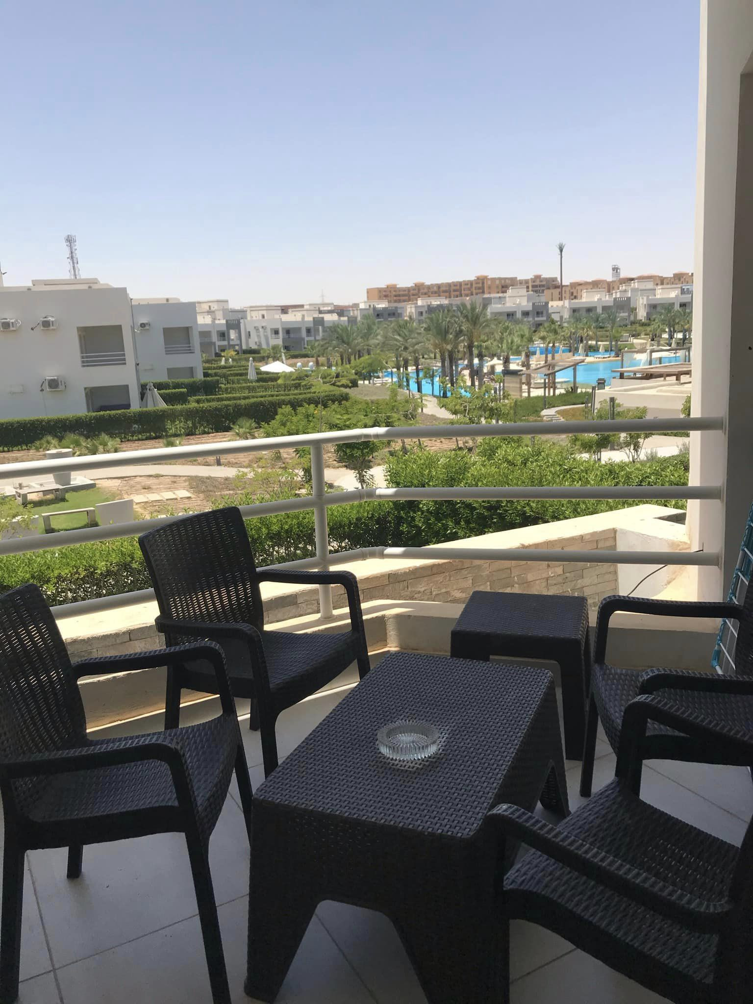 Renzo -   شاليه للإيجار في أمواج مطل على حمام السباحة 2 غرف