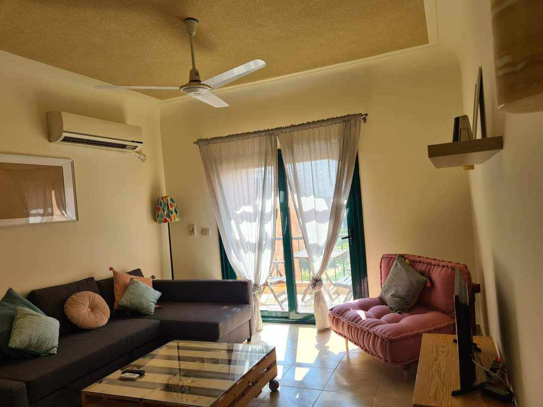 Renzo -   شاليه غرفة واحدة دور ثاني مع روف