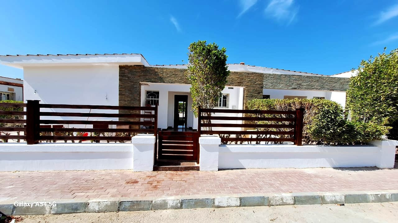 Flat villa for rent in Amwaj