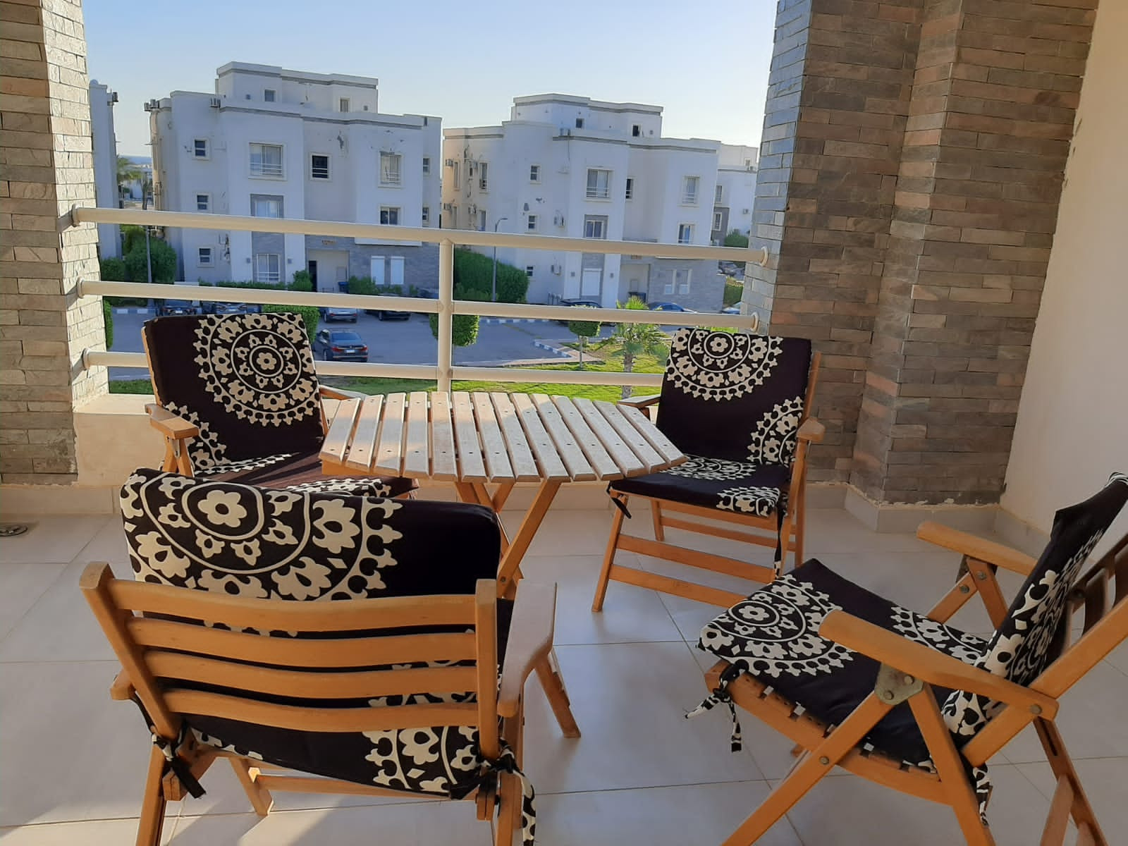 chalet for rent in Amwaj + roof