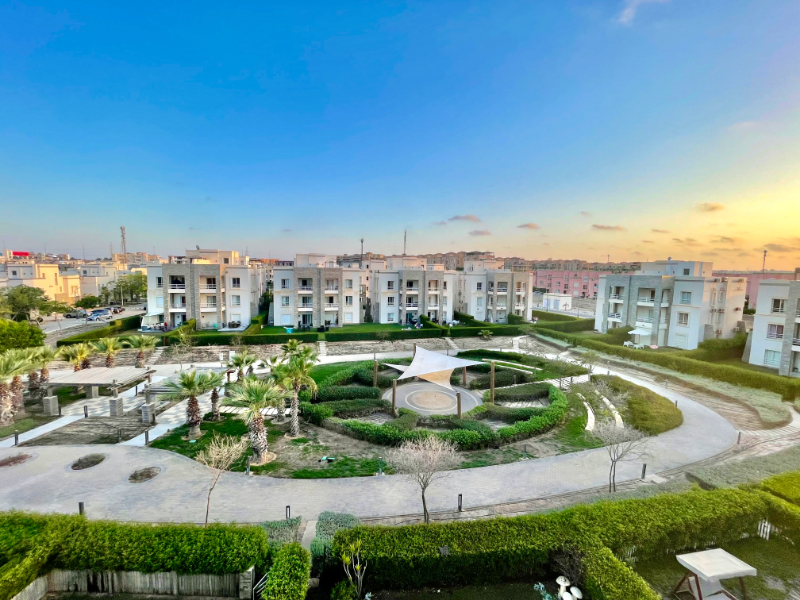 Renzo -   Prime location penthouse chalet on pool in Amwaj