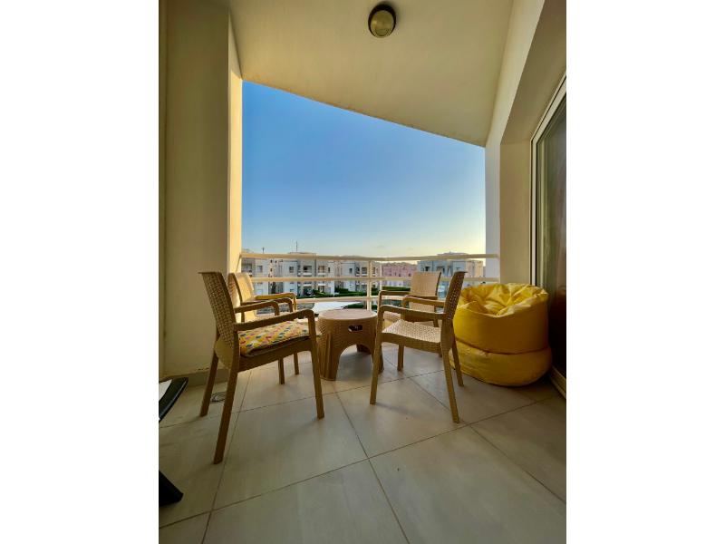 Renzo -   Prime location penthouse chalet on pool in Amwaj