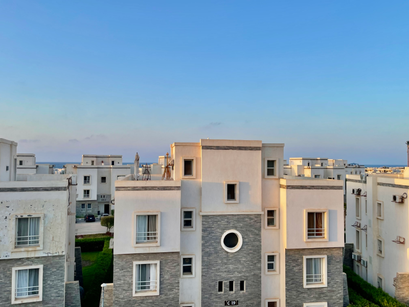 Renzo -   Prime location penthouse chalet on pool in Amwaj