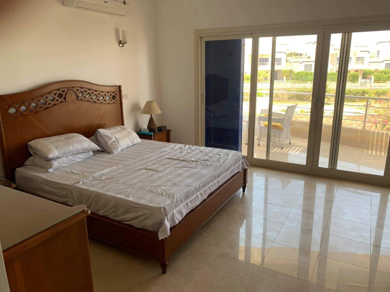  - رنزو A distinctive villa In Ghazala bay with a private garden for rent