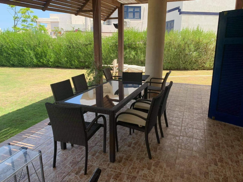  - رنزو A distinctive villa In Ghazala bay with a private garden for rent