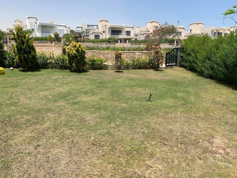  - رنزو A distinctive villa In Ghazala bay with a private garden for rent