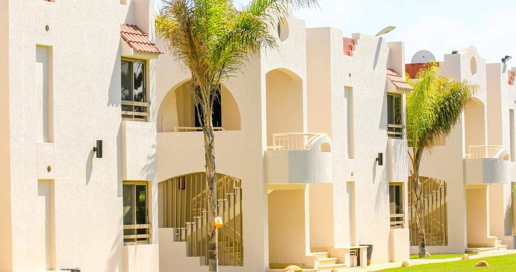 Renzo -   Single Room in Green Leaves North Coast