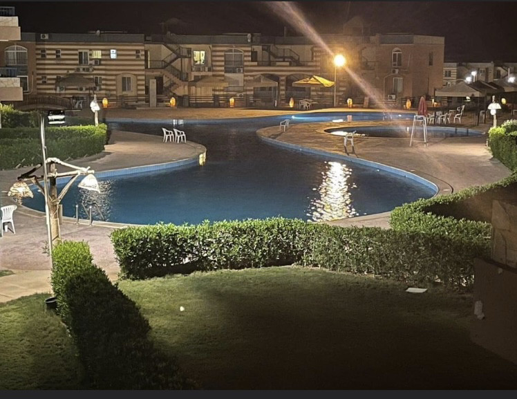 Renzo -   شالية فى (بلومار) العين السخنة