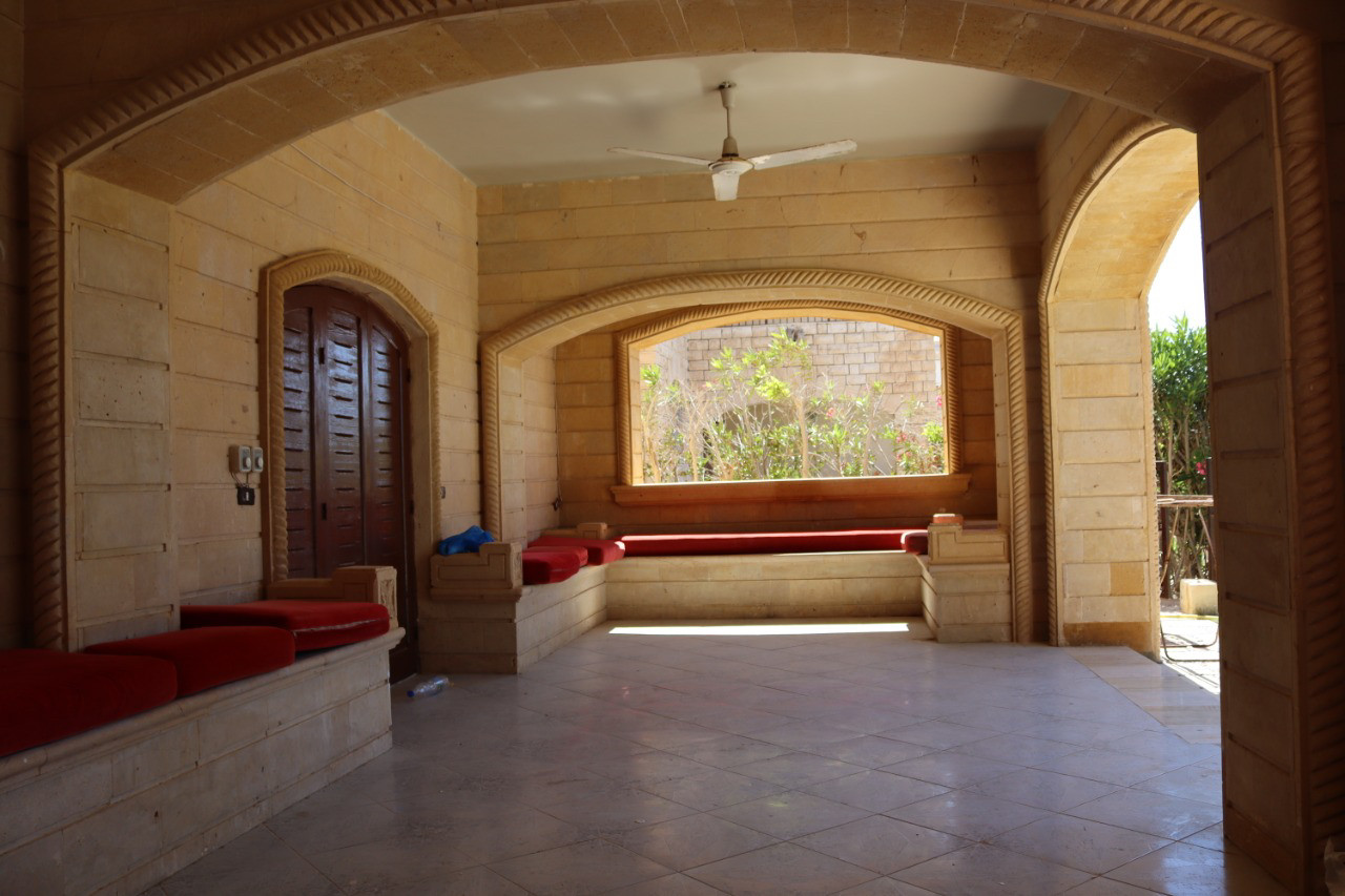 Renzo -   Property 63