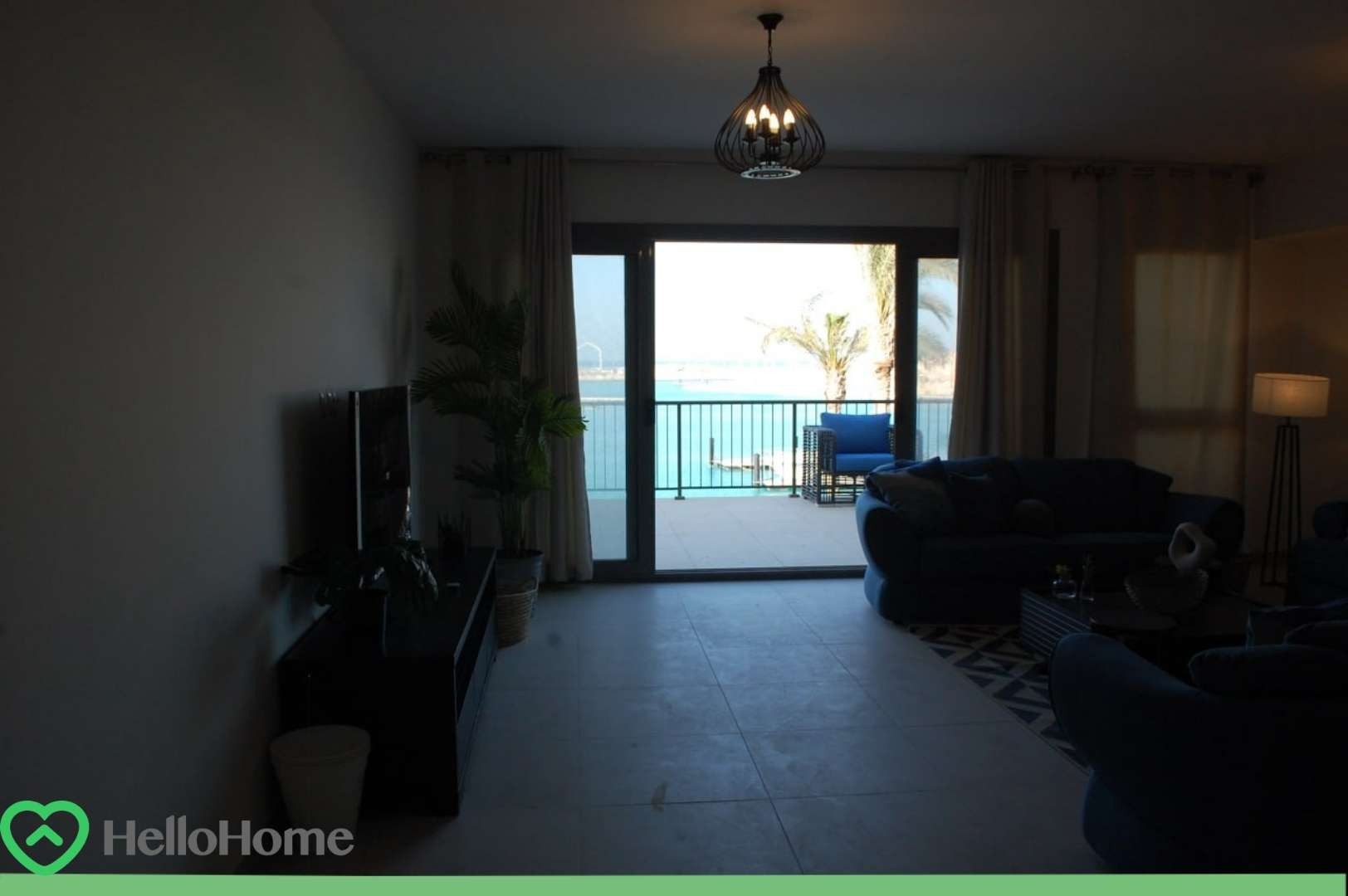 Renzo -   شالية 3 غرف فى مراسى للايجار