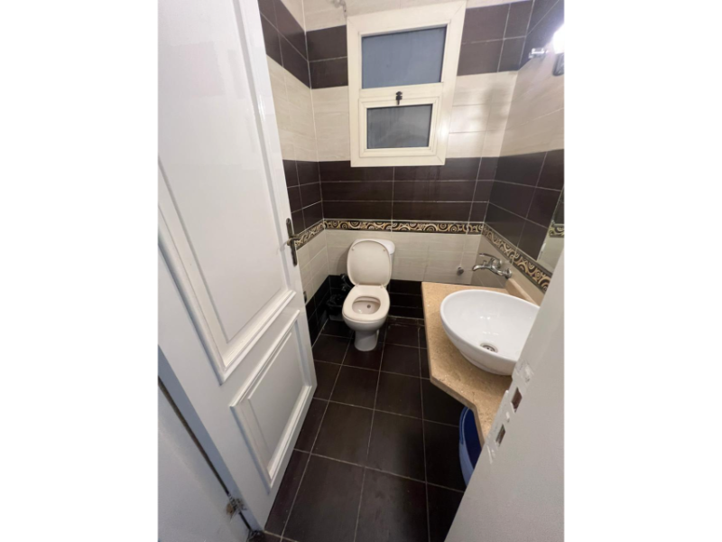 Renzo -   للإيجار شقة ٢ غرف امام حديقة المريلاند بجوار روكسي